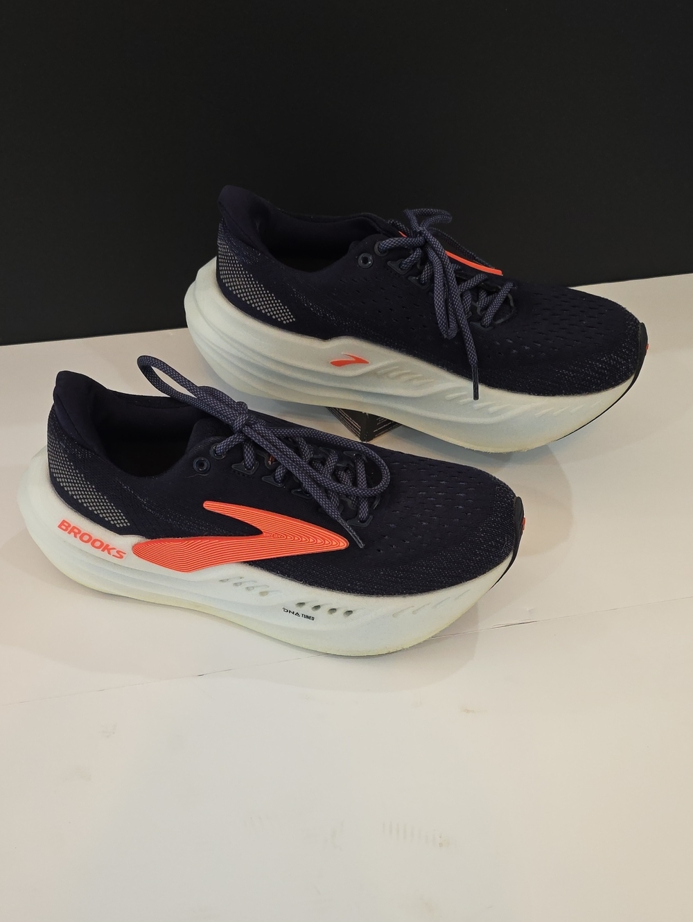 Brooks Glycerin MAX Women's Navy Running Sneakers with Coral Accent Size 8